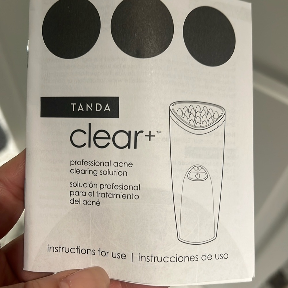 Tanda professional acne clearing device